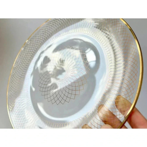 Midcentury Modern Svend Jensen Gold Spirograph Patterned Danish Glass Plate - Picture 2 of 6